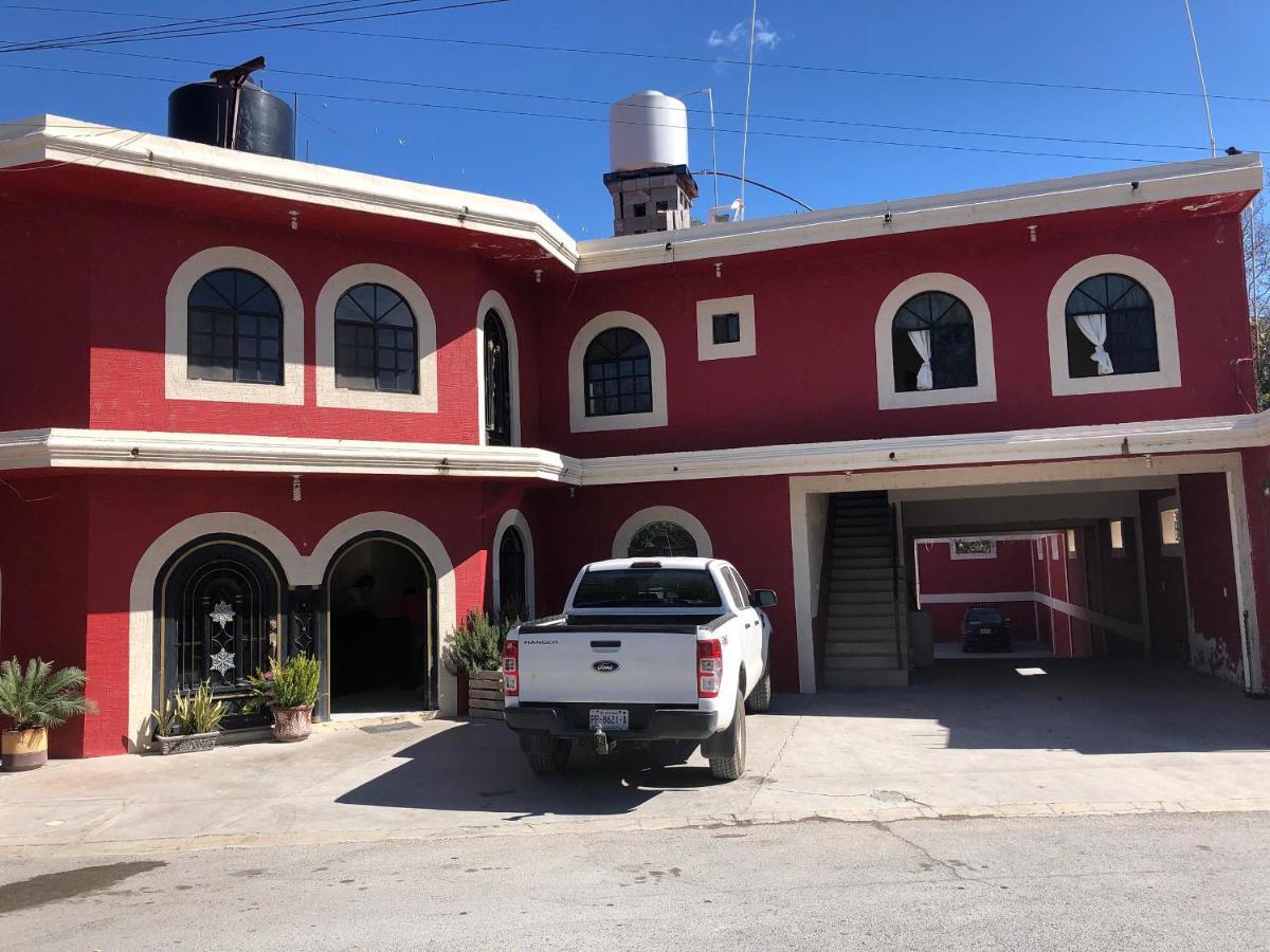 Oyo Hotel Cuatro Reales Galeana Exterior foto